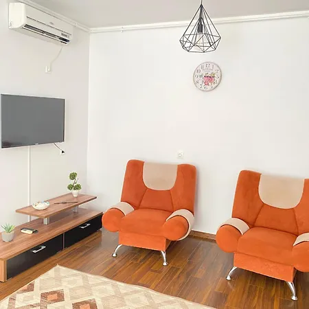 Апартаменты Apartament E&a Нэводари