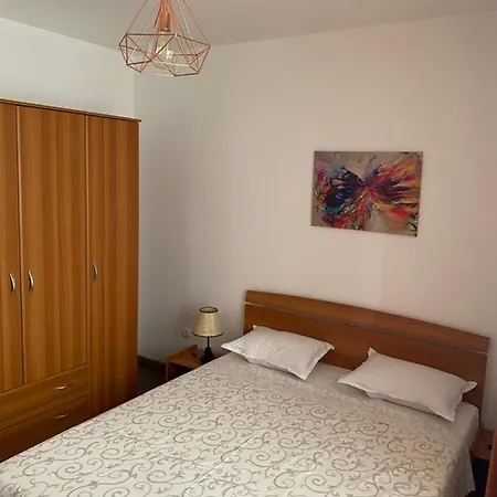 Apartament E&a Апартаменты *
